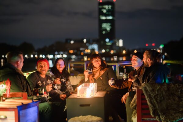 huettenzauber-berlin-weihnachten-schifffahrt-event-berlin-winterfloss-i-18