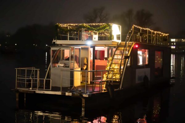 huettenzauber-berlin-weihnachten-schifffahrt-event-berlin-winterlounge-ii-27